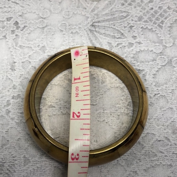 Vintage brass with bone inlay bangle bracelet - Picture 5 of 5